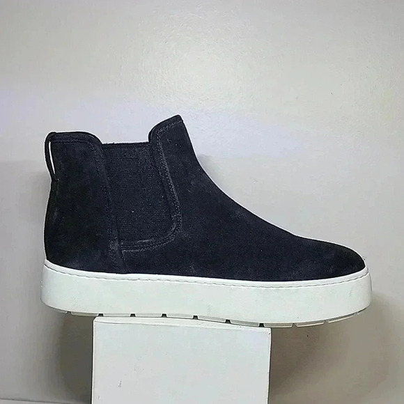 Vince suede Chelsea boots slip- on shoes size 8 M - Picture 2 of 8